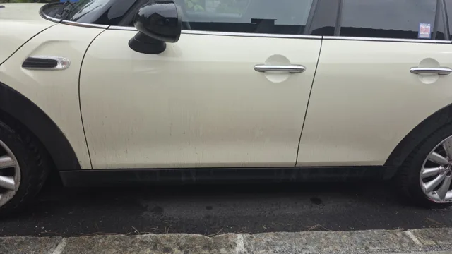 MINI – Seitenansicht während der Fahrzeugwäsche